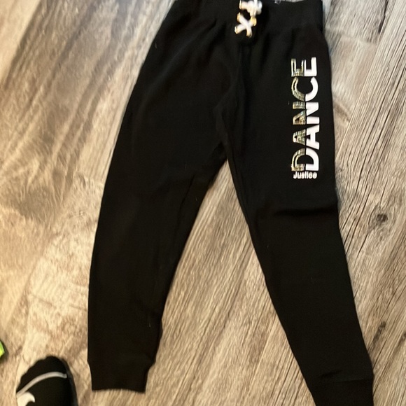 Justice - Picture 4 of 5